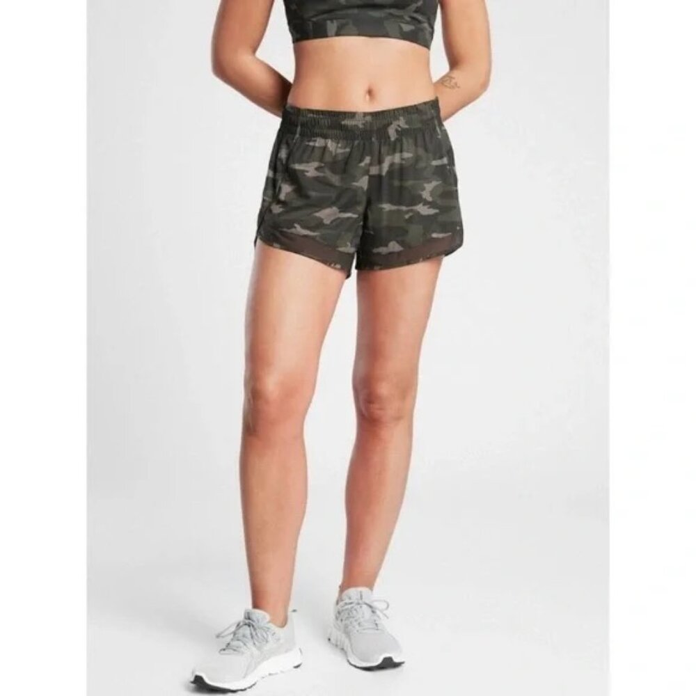 Athleta Womens Medium Racer Run Shorts Olive Camo Mesh Lined Running Workout 4"